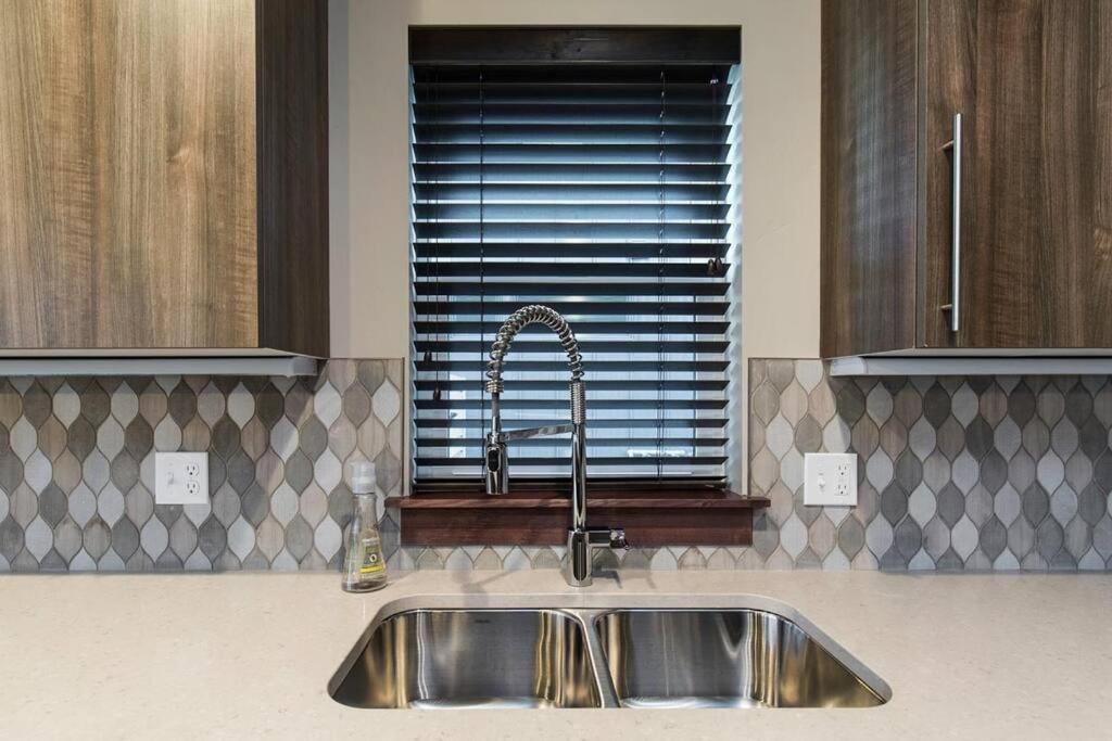 Luxury Townhome On The Park With Bridger Mtn Views Бозман Экстерьер фото