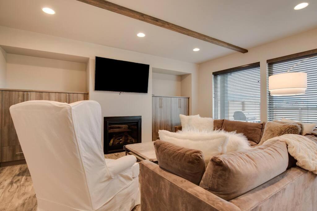 Luxury Townhome On The Park With Bridger Mtn Views Бозман Экстерьер фото